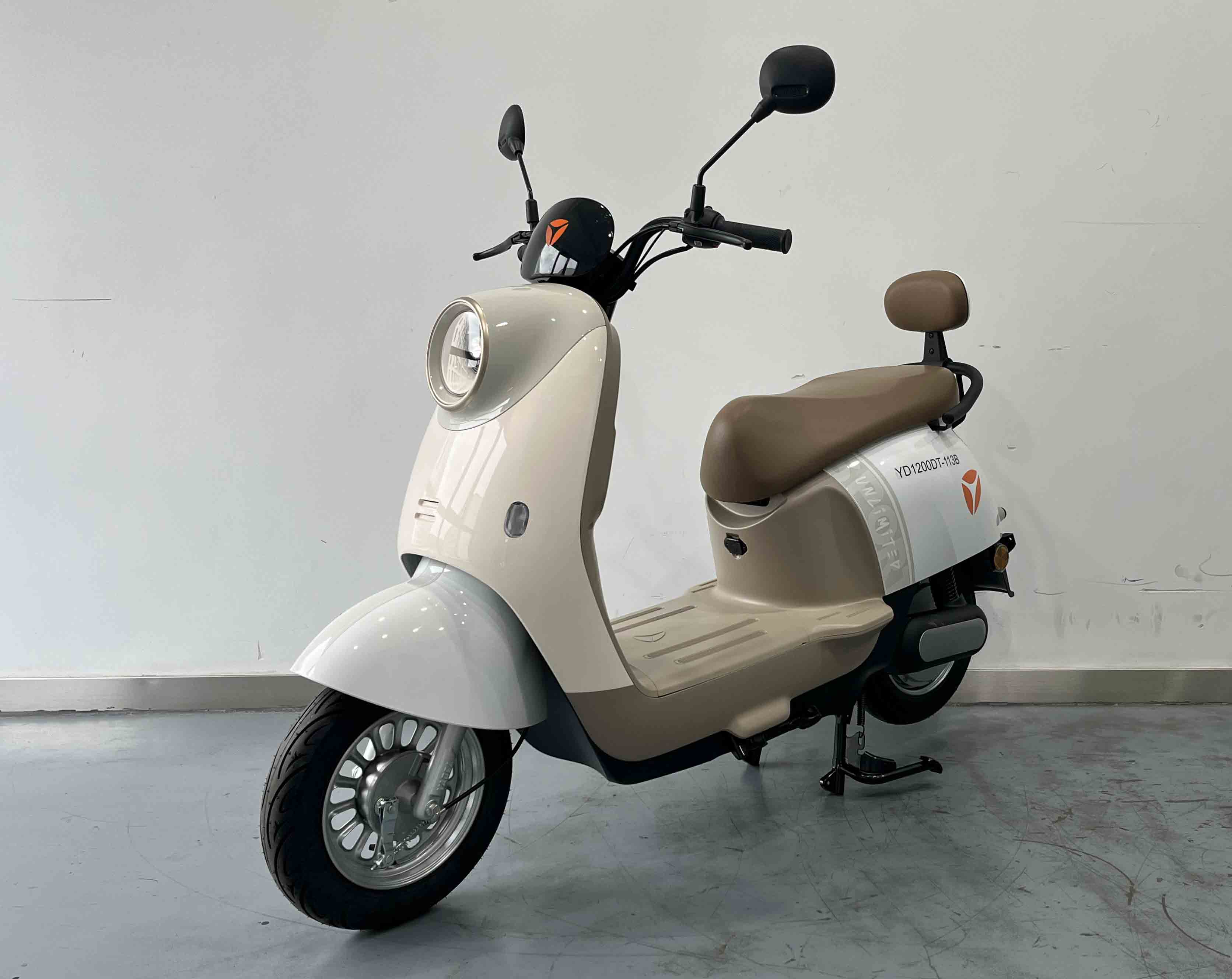 电动两轮摩托车