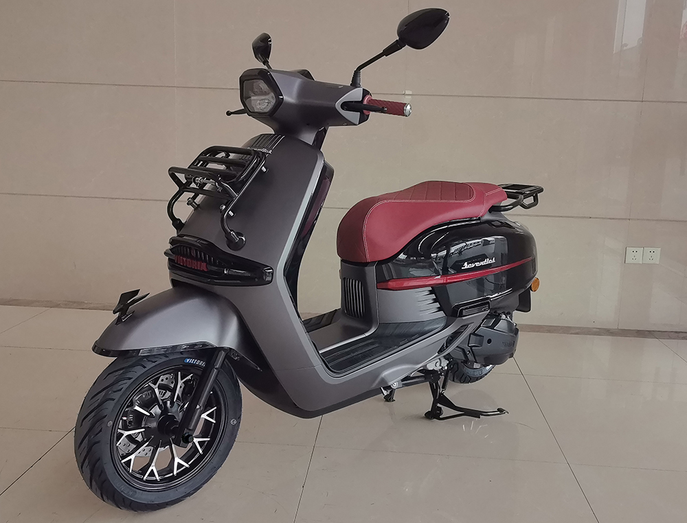 WD150T-15 维多利亚牌150CC汽油前盘式后盘式两轮摩托车图片