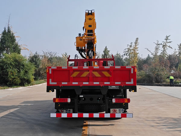 駿通牌JF5182JSQCA08隨車起重運輸車公告圖片