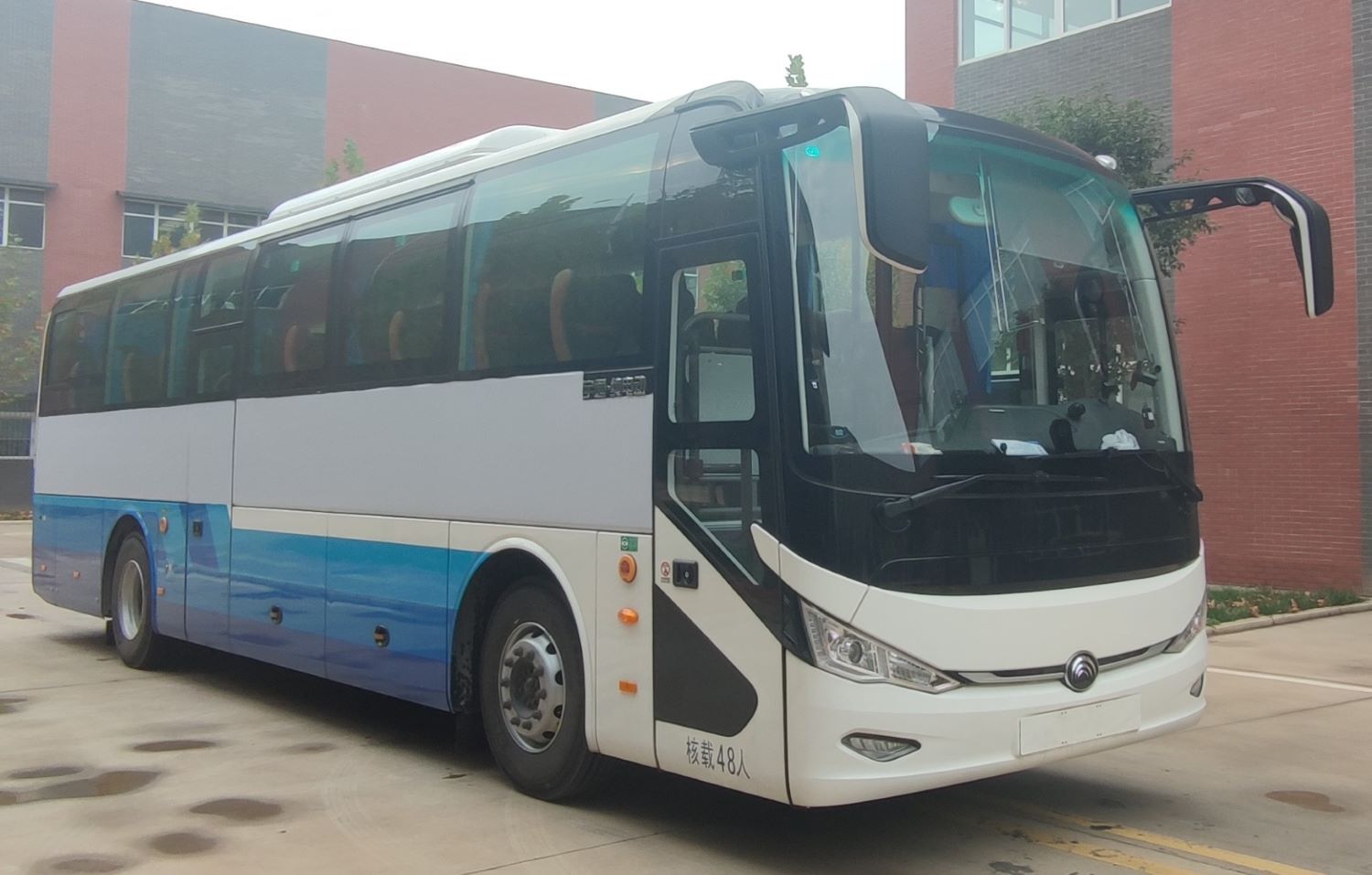 宇通牌11米24-52座纯电动客车(ZK6116BEVQY19L)