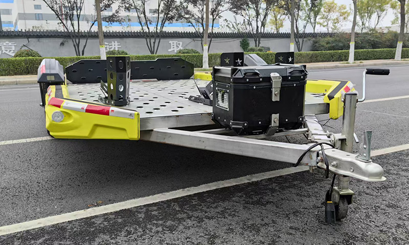 中基龙飞牌4.6米0.3吨1轴运输类中置轴挂车(ZJA9010)