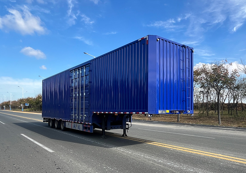 盛郓牌13.8米33吨3轴厢式运输半挂车(SRD9400XXYE)