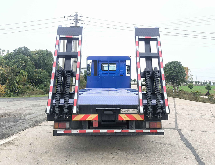 三龙龙江牌CZW5250TPBE62平板运输车公告图片