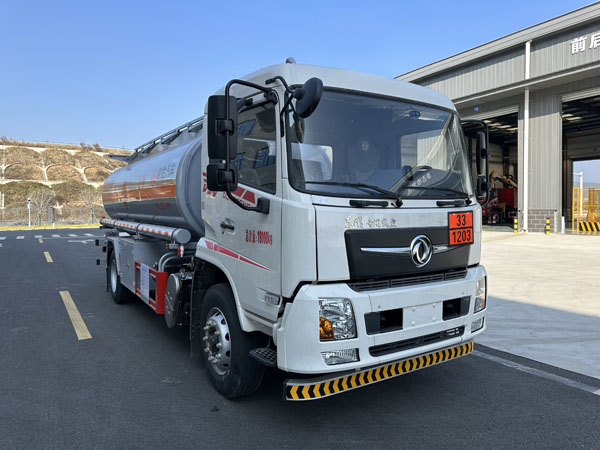 楚胜牌CSC5180GYYEZ6运油车