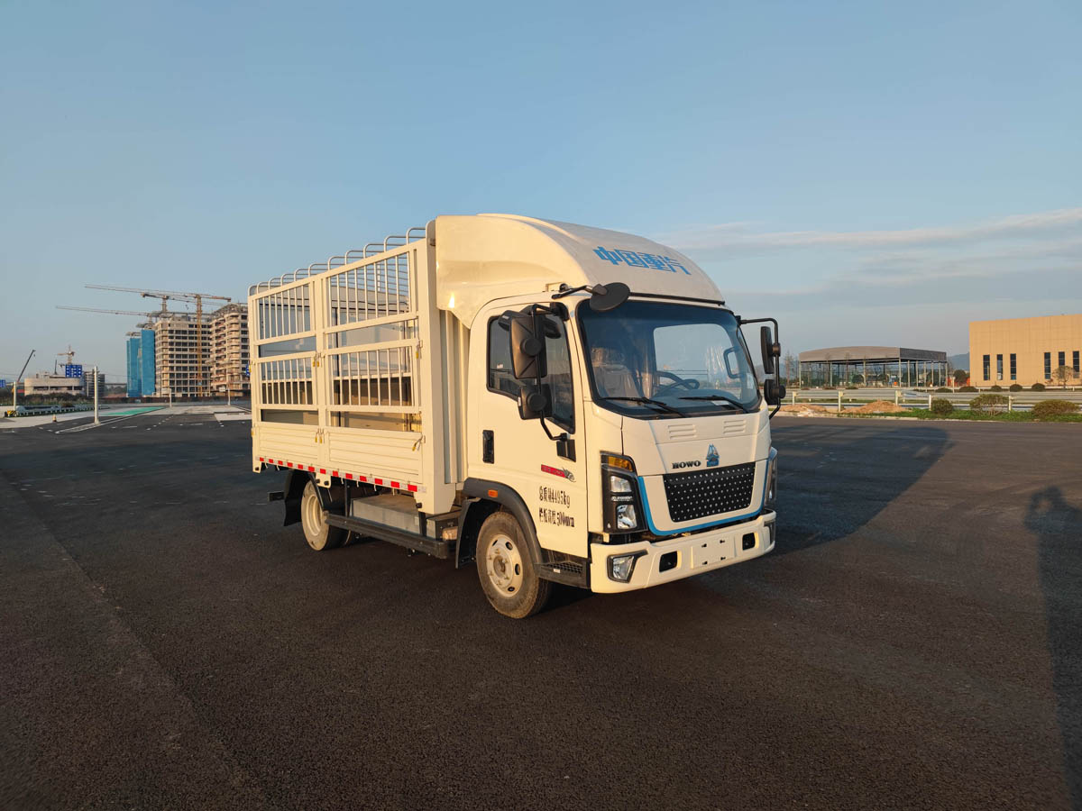 豪沃牌ZZ5047CCYK3414Z145BEVF1纯电动仓栅式运输车
