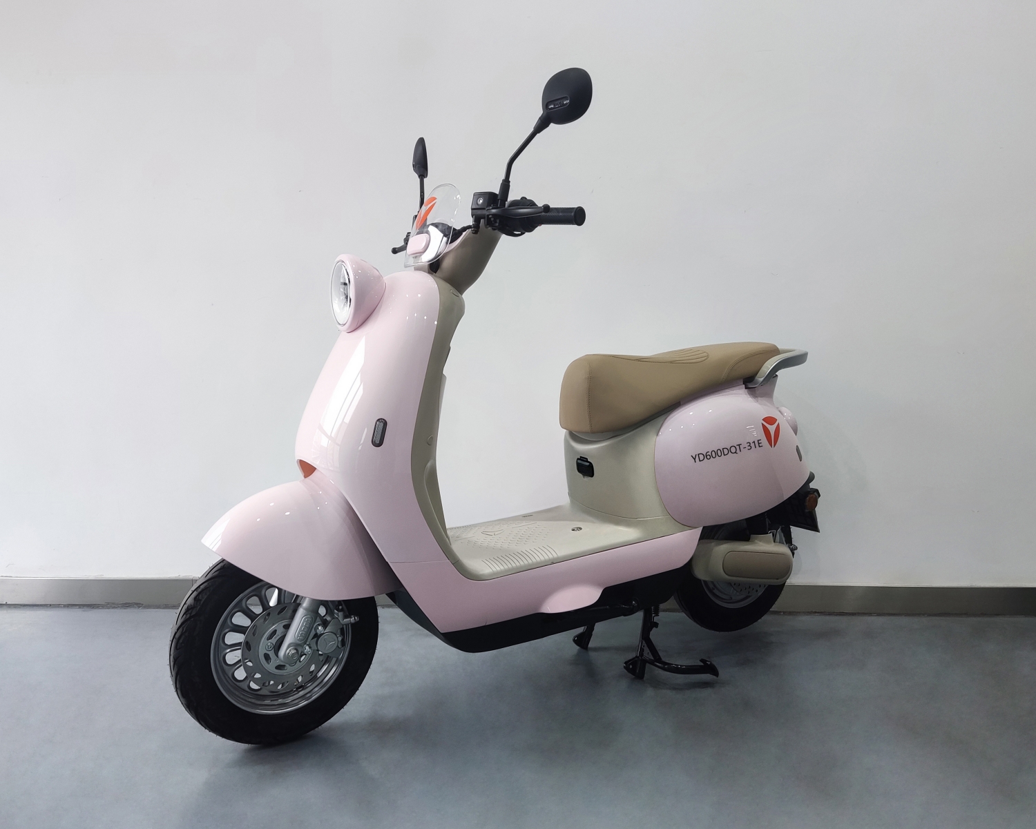 YD600DQT-31E 雅迪牌纯电动前盘式后盘式/鼓式电动两轮轻便摩托车图片