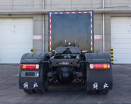 解放牌CA4250P66T1BEVC1纯电动半挂牵引车公告图片