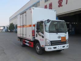 爆破器材运输车
