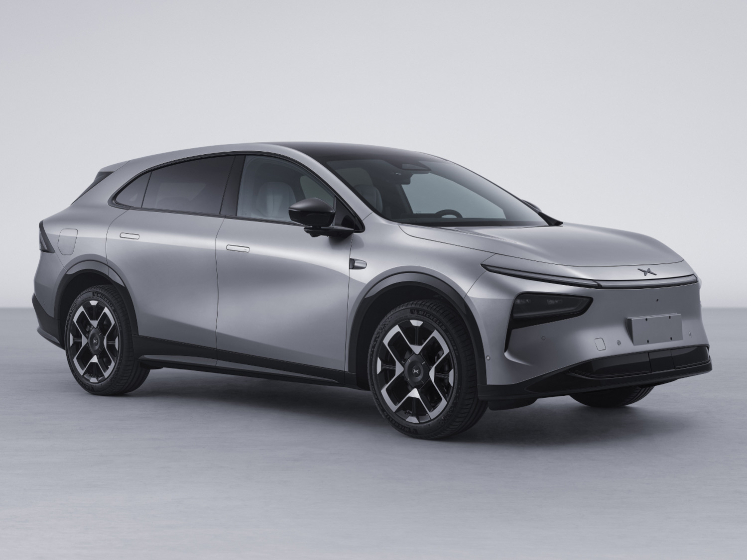 小鹏牌4.9米5座纯电动多用途乘用车(NHQ6490BEVMB)