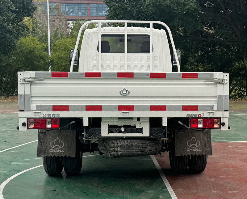 CKS1032D3FD6B2 长安牌122马力单桥汽油3.8米国六载货汽车图片