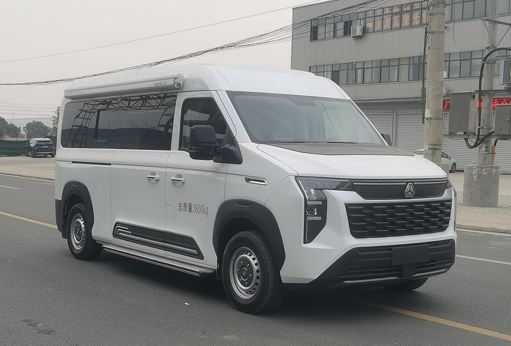 同锐通牌CAA5040TSYY6宿营车