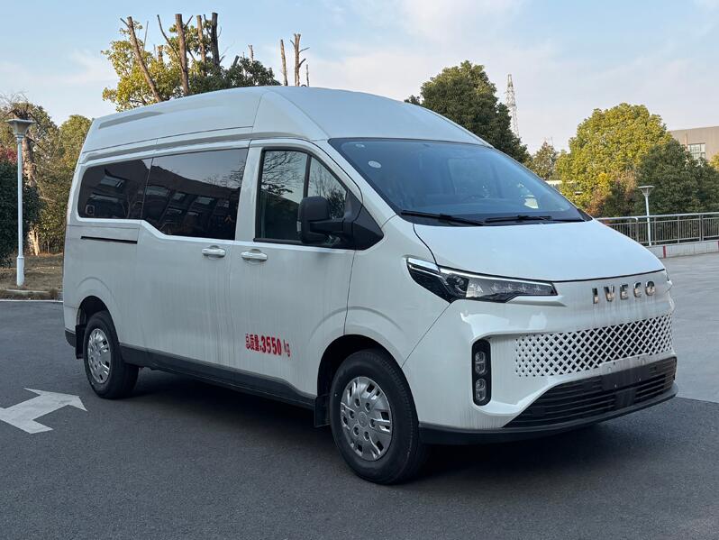 CL5042XYB6BYS 程力牌运兵车图片