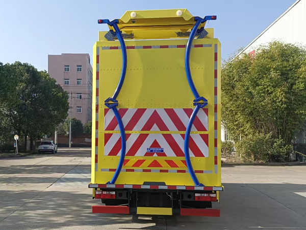 程力威牌CLW5121TFZCDP防撞缓冲车公告图片