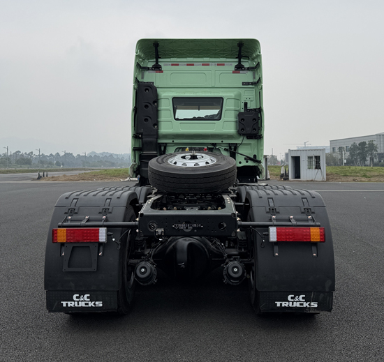 QCC4253D664-5 集瑞联合牌600马力后双桥,后八轮柴油国六牵引汽车图片