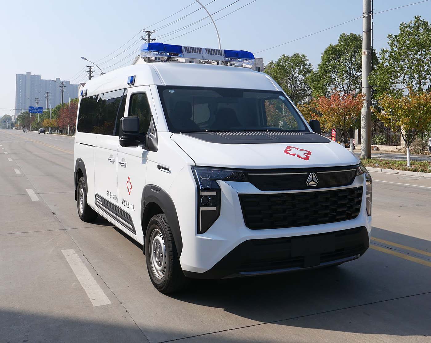 华通牌HCQ5040XJHYZ6救护车