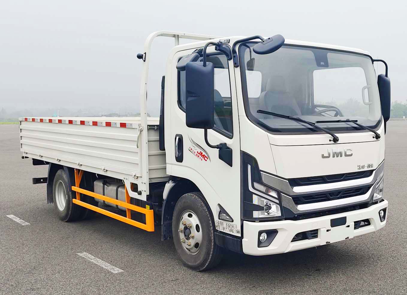 江铃牌 174马力 载货汽车(JX1044TGD26)