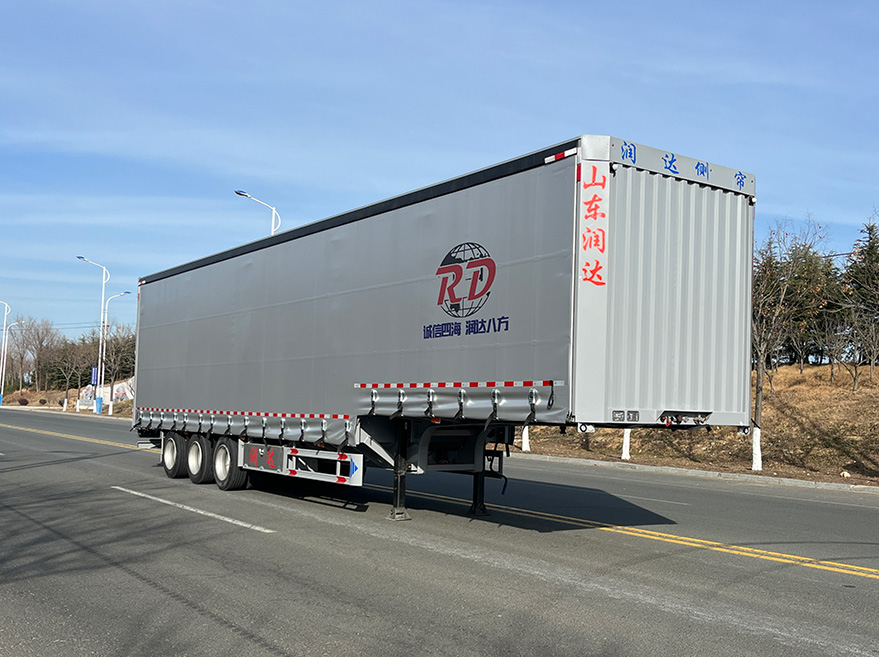 盛郓牌13.8米33.4吨3轴厢式运输半挂车(SRD9400XXYC)