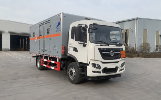 爆破器材运输车
