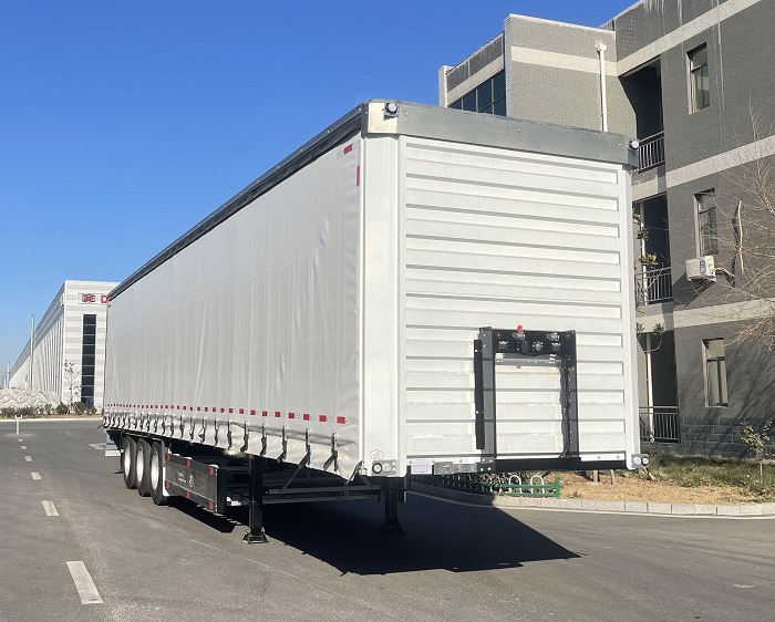 麟州金牛牌13.8米26.8吨3轴厢式运输半挂车(ZJN9340XXYC)