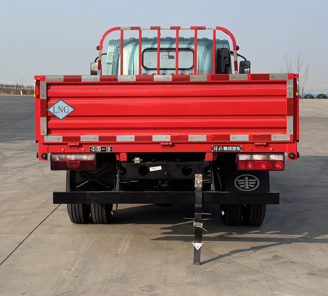 CA1040P40M02LNE6A84 解放牌129马力单桥LNG4.2米国六载货汽车图片
