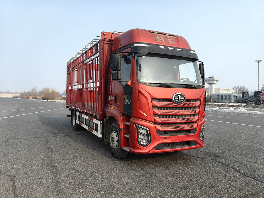 解放牌CA5181CCQP66K1L4E6畜禽运输车