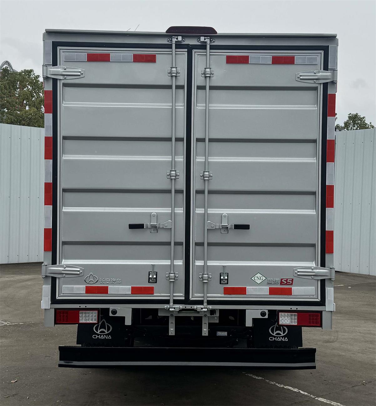 長安牌CKS5032XXYX9RD6B3NG廂式貨車公告圖片