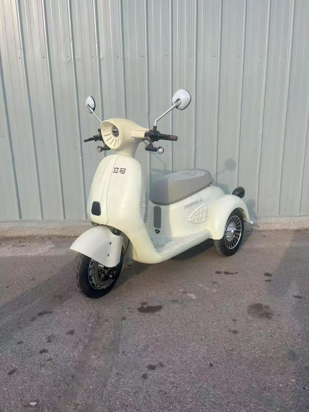 电动正三轮轻便摩托车