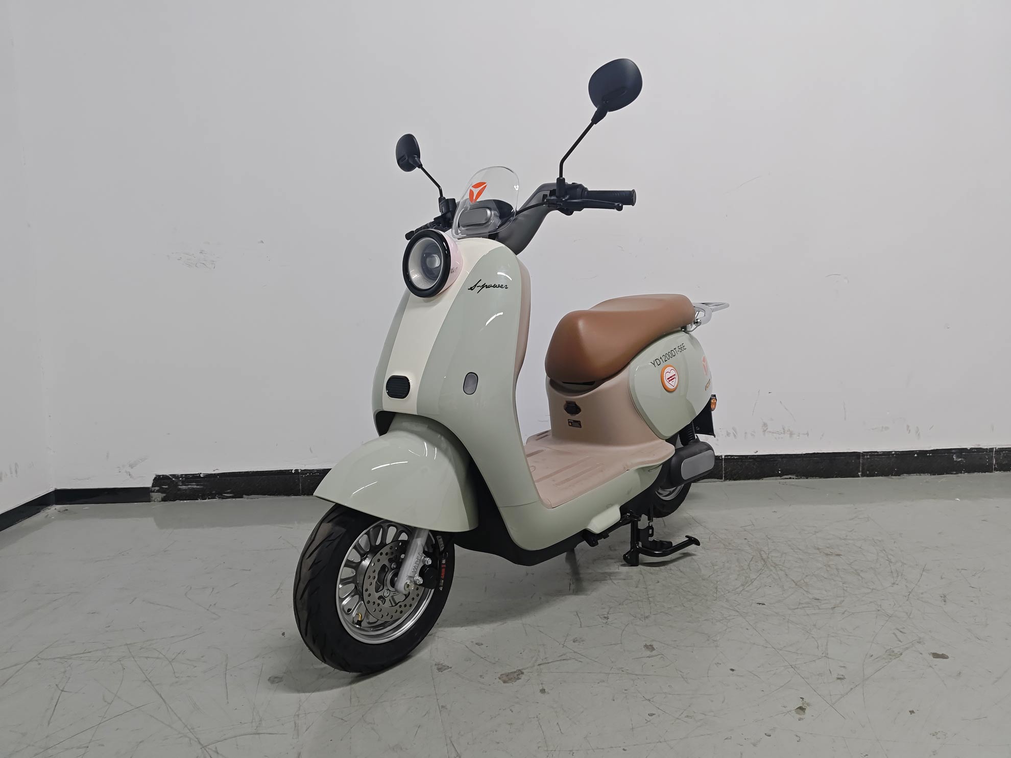 电动两轮摩托车