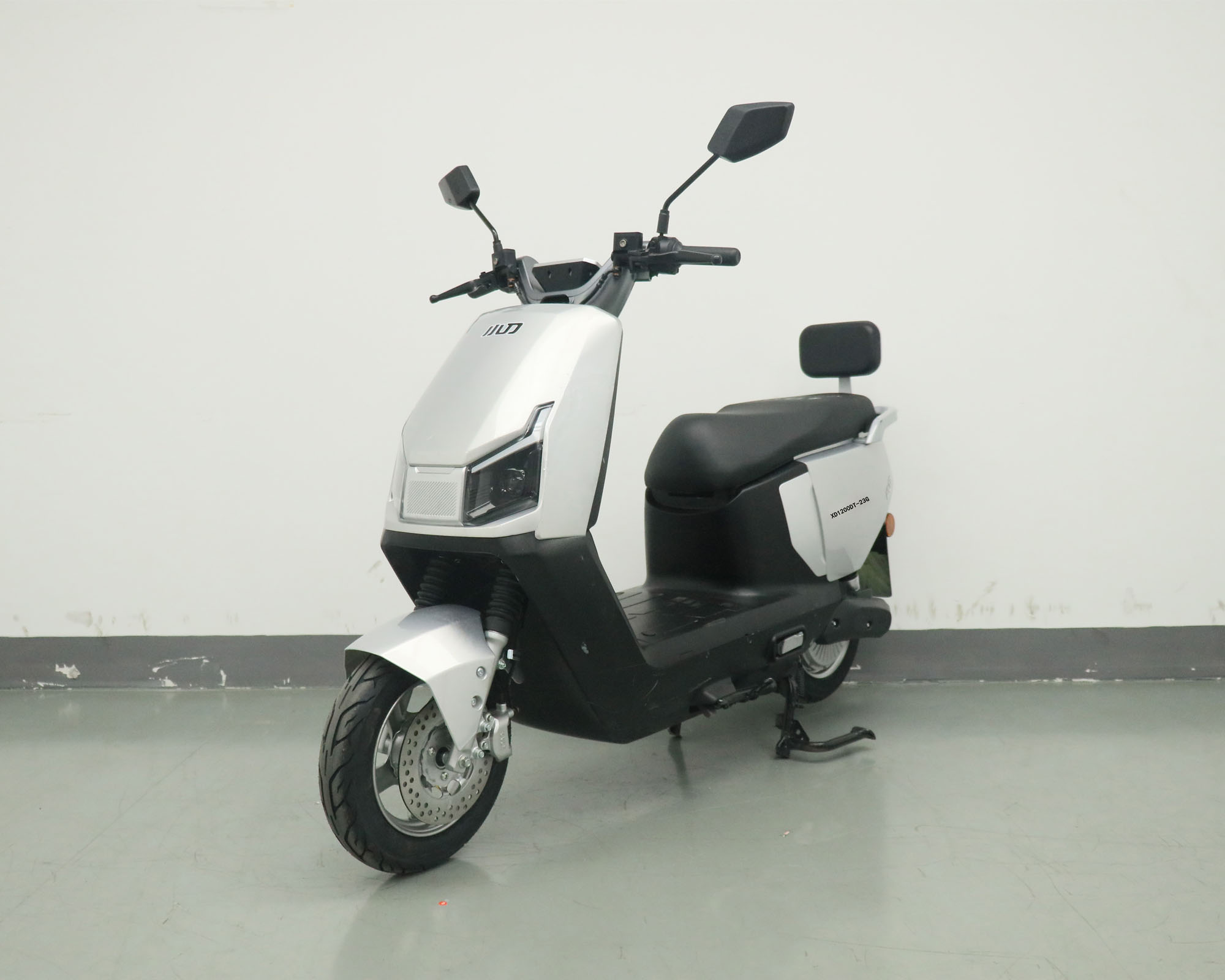 电动两轮摩托车