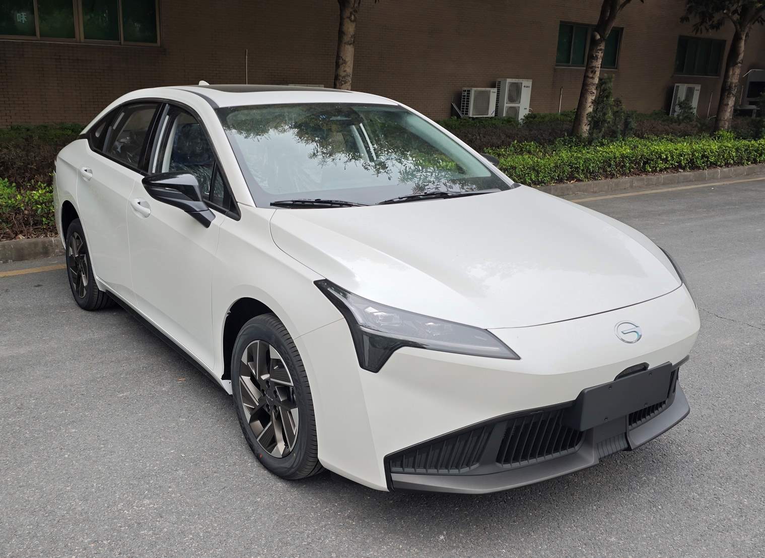 埃安牌AHC7001BEVA2E型纯电动轿车