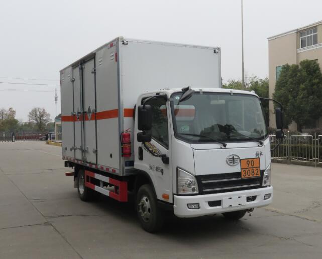 DTA5040XZWCA6型杂项危险物品厢式运输车图片