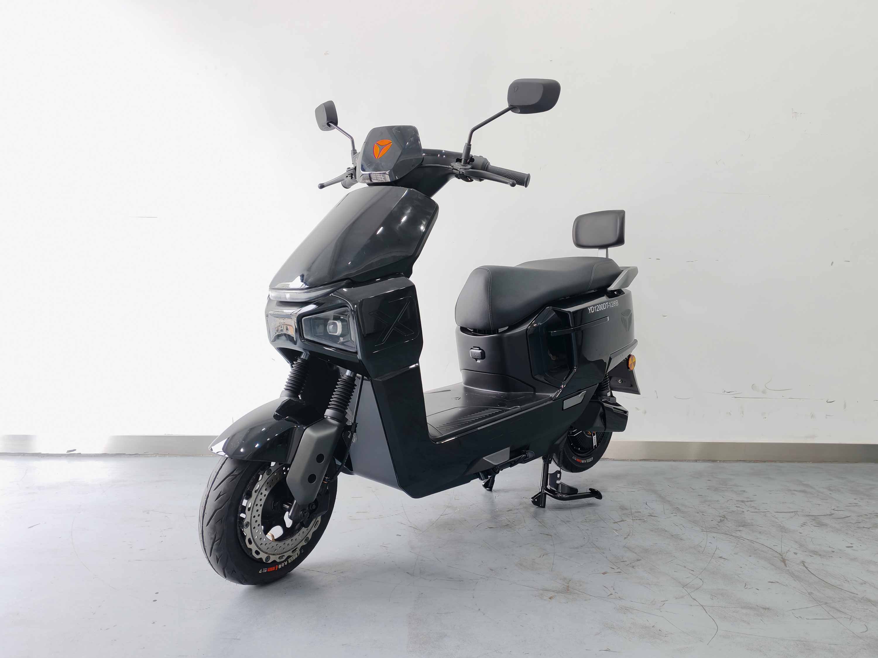 电动两轮摩托车