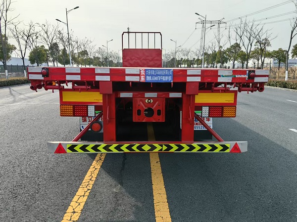 平板运输半挂车图片