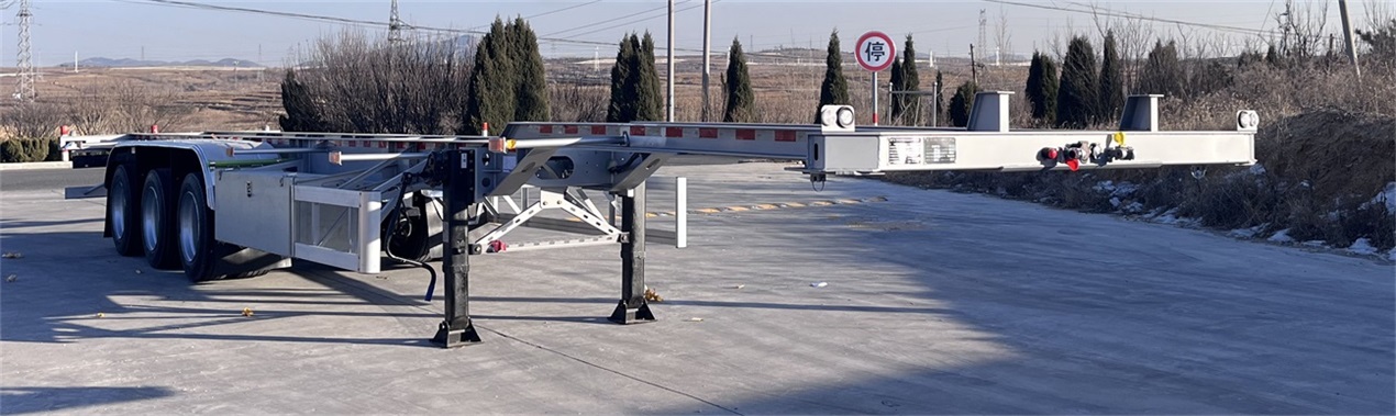 中顺广信牌14米30.5吨3轴集装箱运输半挂车(HGX9353TJZE45)