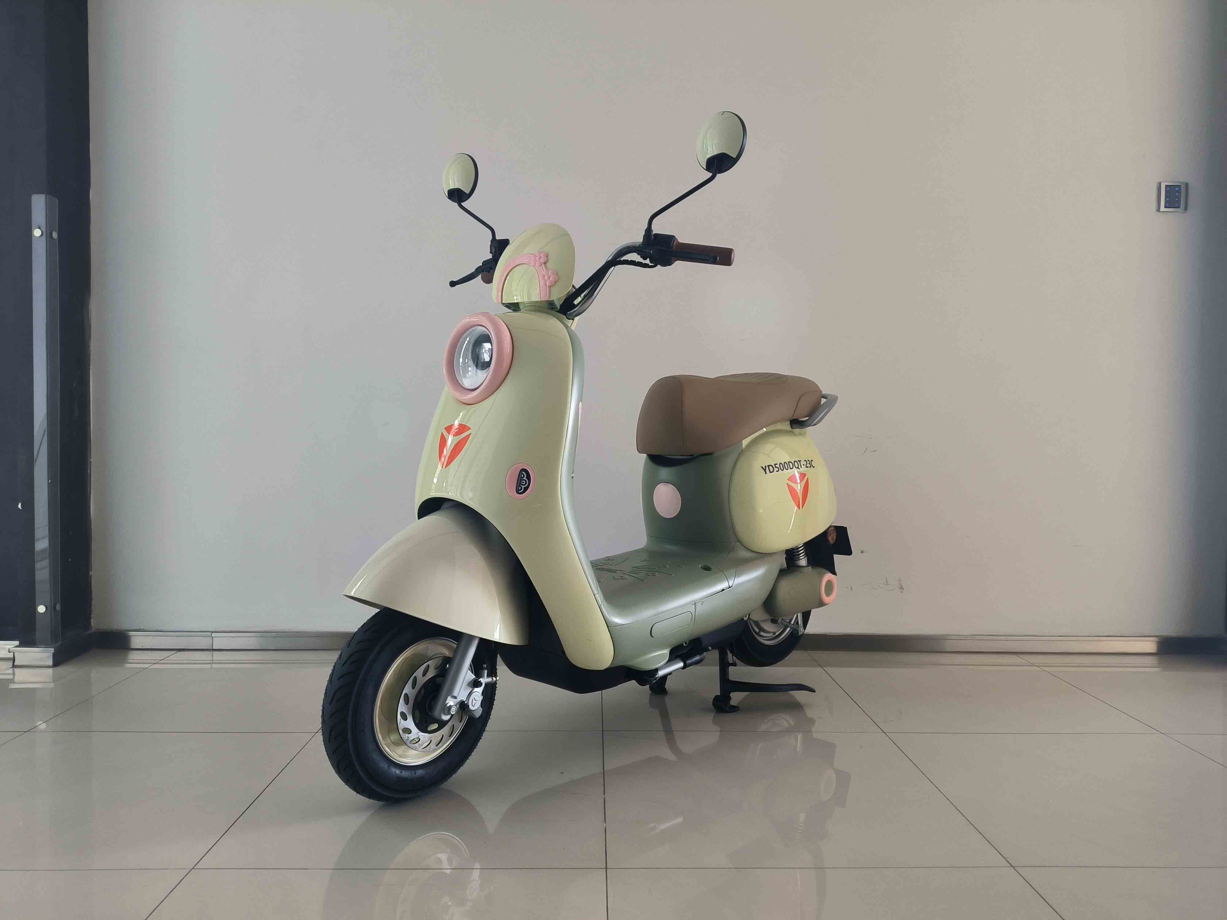 YD500DQT-23C 雅迪牌纯电动前盘式/鼓式后鼓式电动两轮轻便摩托车图片