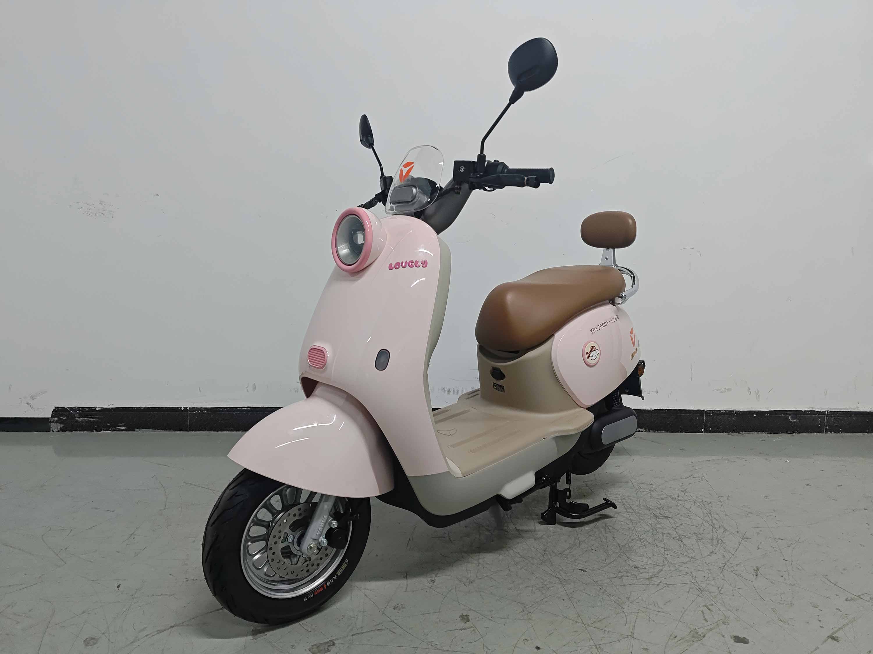 YD1200DT-126B 雅迪牌纯电动前盘式后盘式/鼓式电动两轮摩托车图片