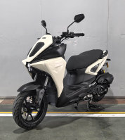 两轮摩托车
