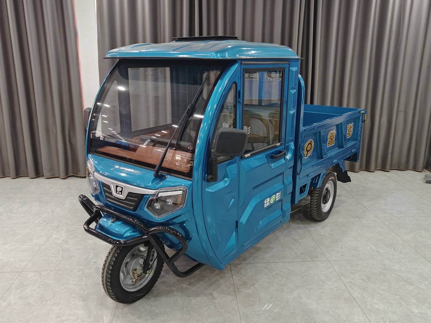 电动正三轮摩托车
