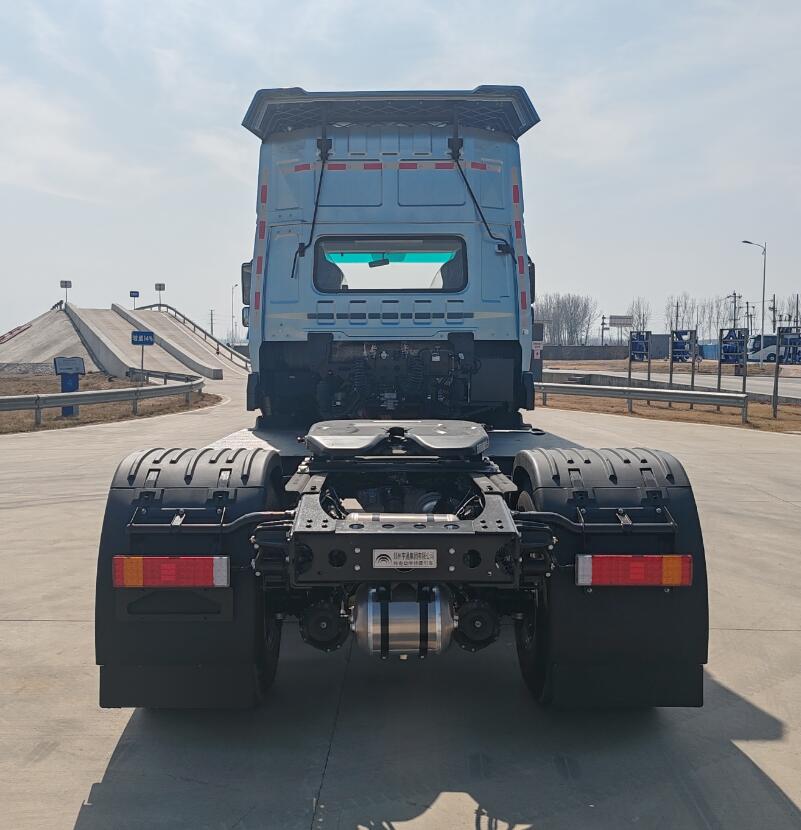 ZKH4182P1BEV5 宇通牌680马力单桥纯电动纯电动半挂牵引车图片