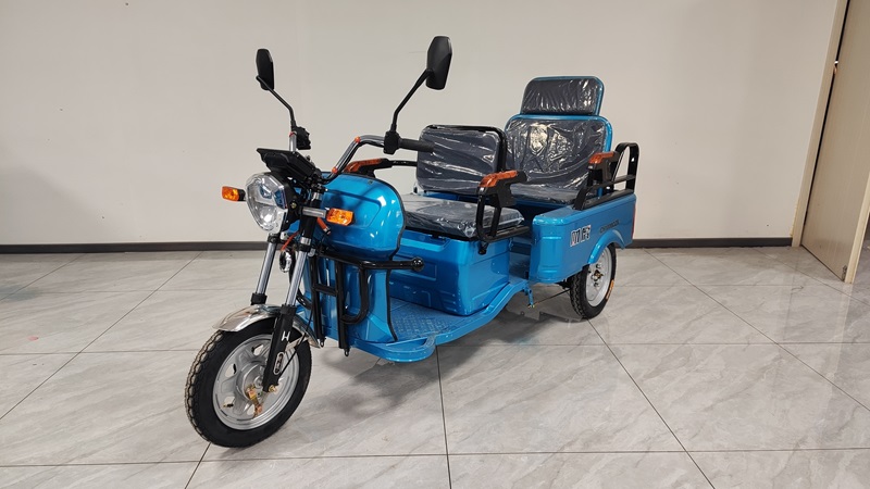 电动正三轮摩托车