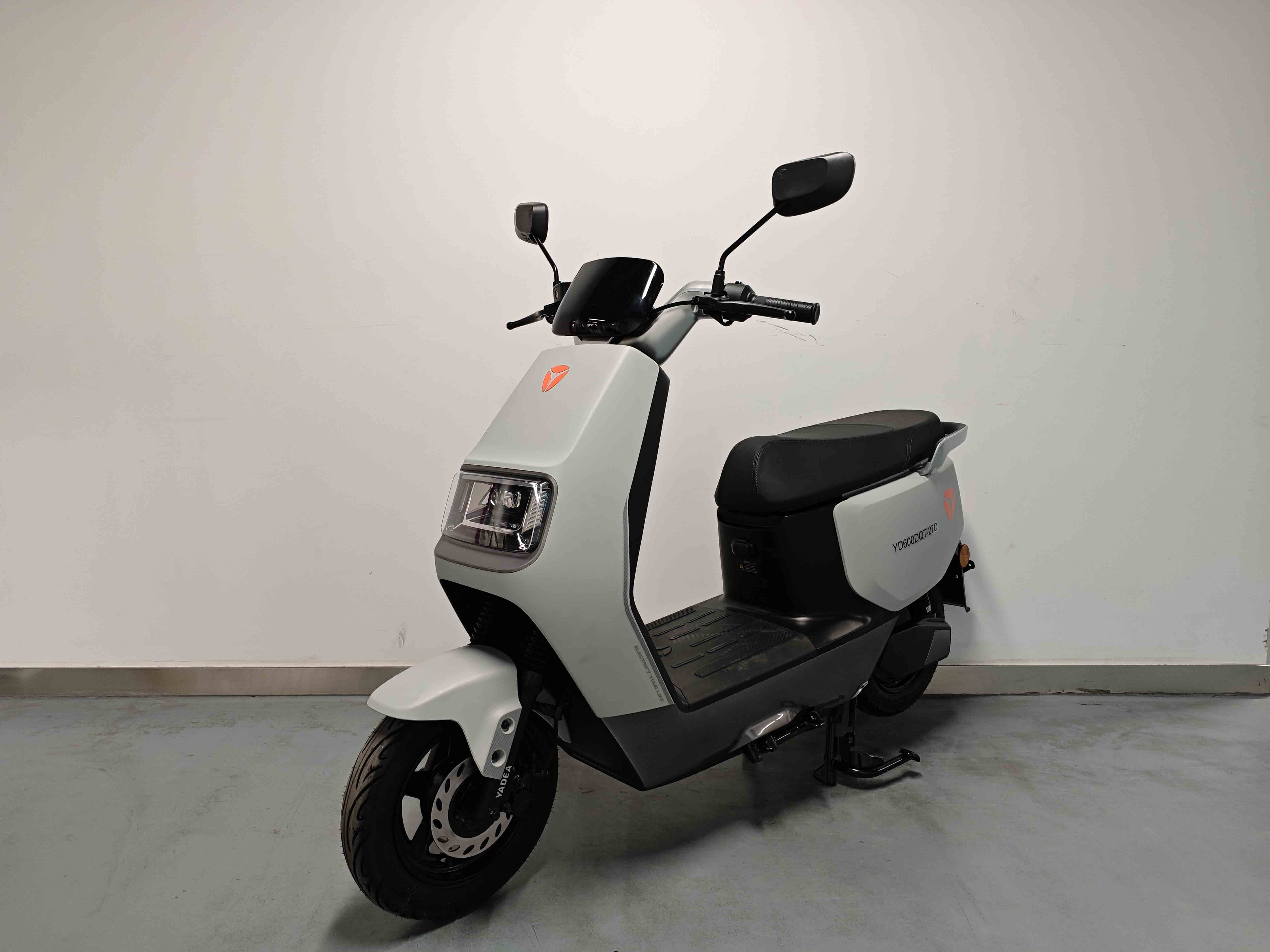 电动两轮轻便摩托车