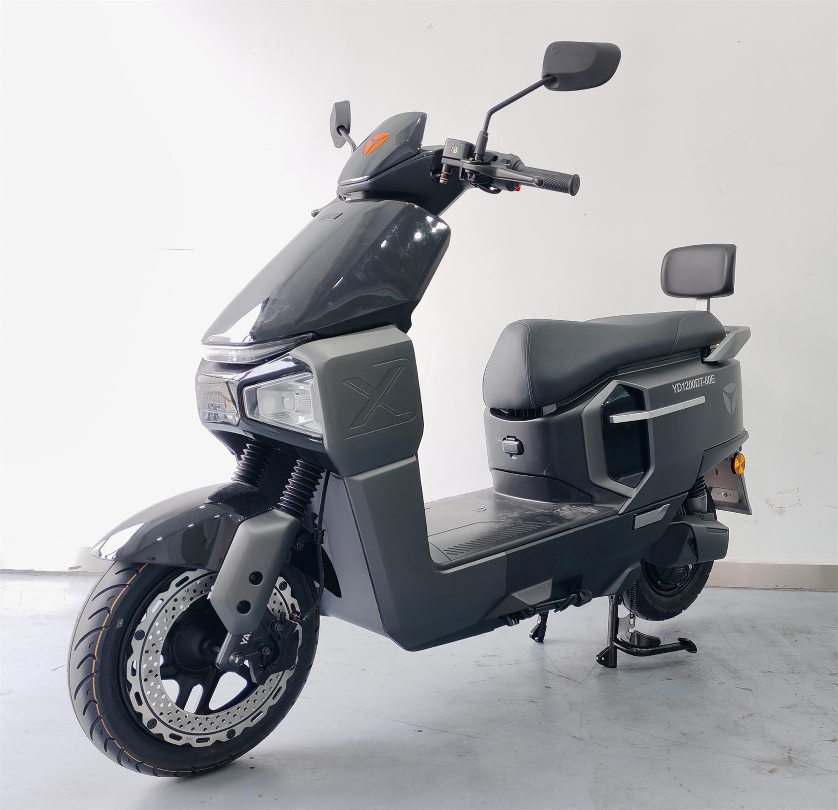 电动两轮摩托车