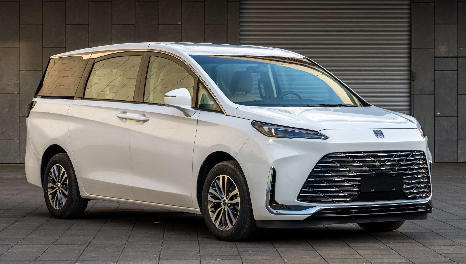 别克牌5.2米7座多用途乘用车(SGM6524UBA3)