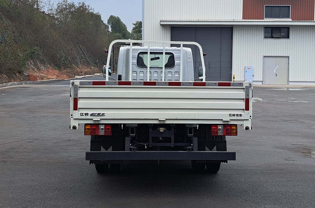 JX1040TGB2BEV 江铃牌143马力单桥纯电动4.2米纯电动栏板式货车图片