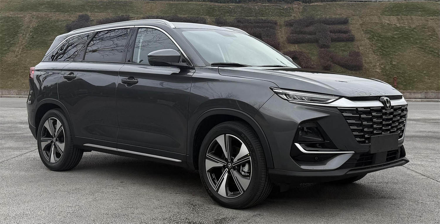 长安牌4.7米7座多用途乘用车(SC6470AAAC6)
