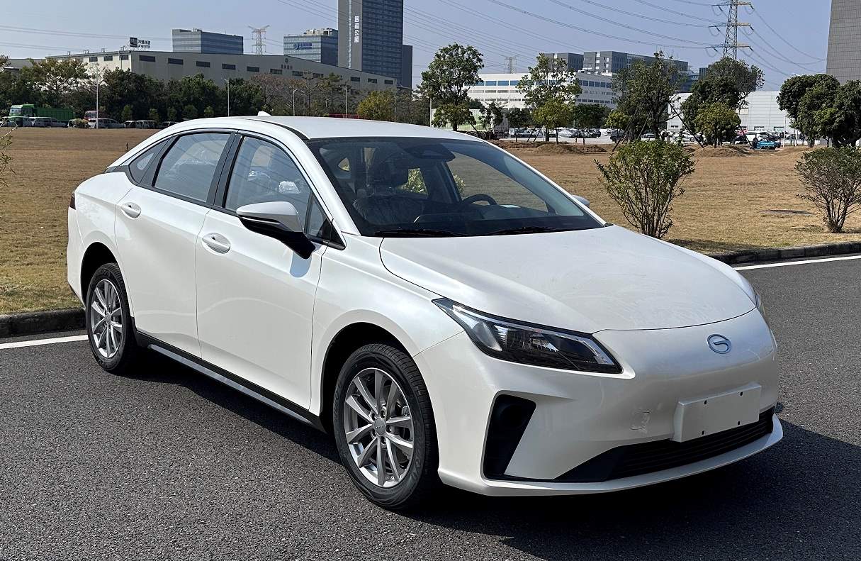 埃安牌AHC7001BEVA2D型换电式纯电动轿车