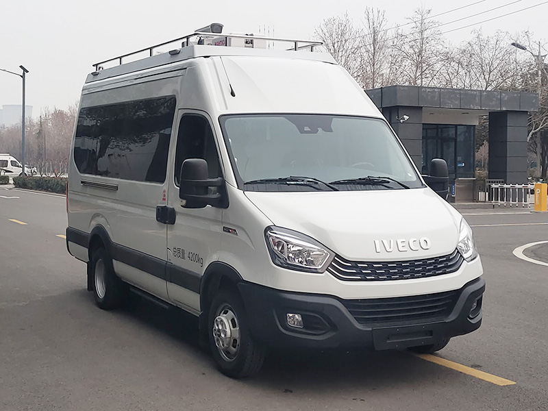 朗宸牌LLC5040XZH指挥车