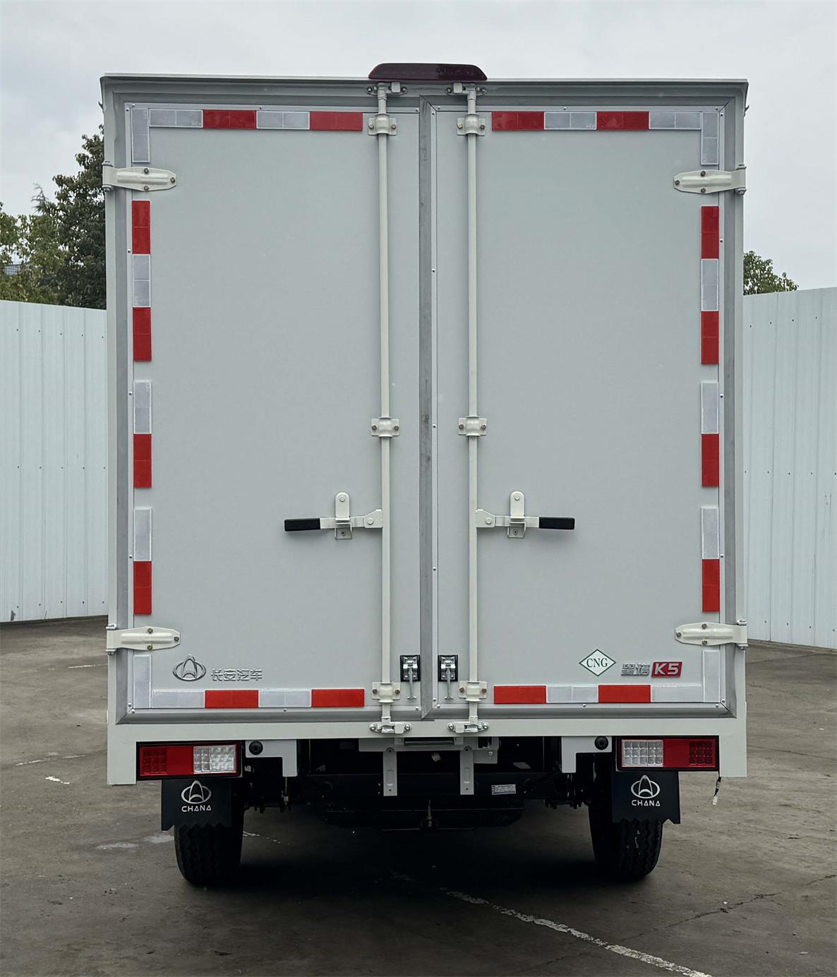 長安牌CKS5031XXYT9AD6B3NG廂式貨車公告圖片