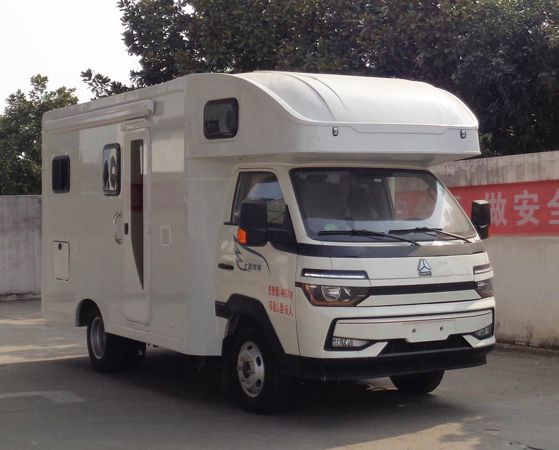 程力威牌CLW5044XLJAFC旅居车