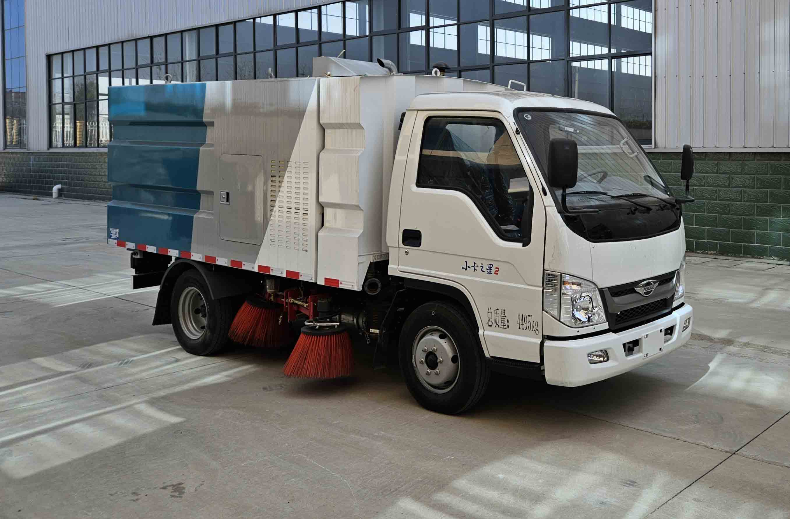 RRR5045TSLB型扫路车图片